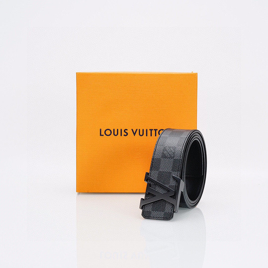 Louis Vuitton Black Leather Belt – Lacquer Buckle